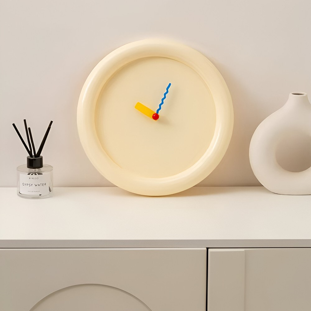 Moderne Design-Wanduhr Ø 30 cm – Kunststoff in verschiedenen Farben für das Wohnzimmer