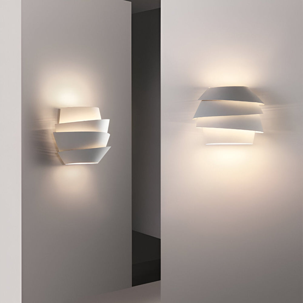 Moderne Skandinavische Wandlampe mit Doppelstrahler – Stilvolle und Funktionale Beleuchtung für Ihr Zuhause
