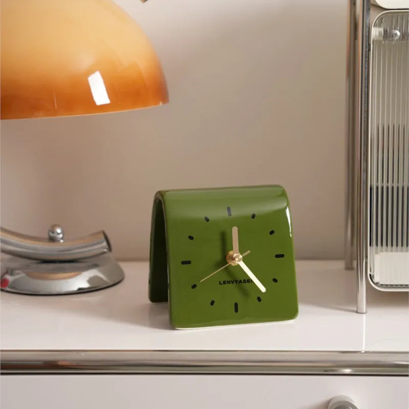 Moderne Keramik Schreibtischuhr - Mattbraun Elegantes Design für Ruhe und Stil 4
