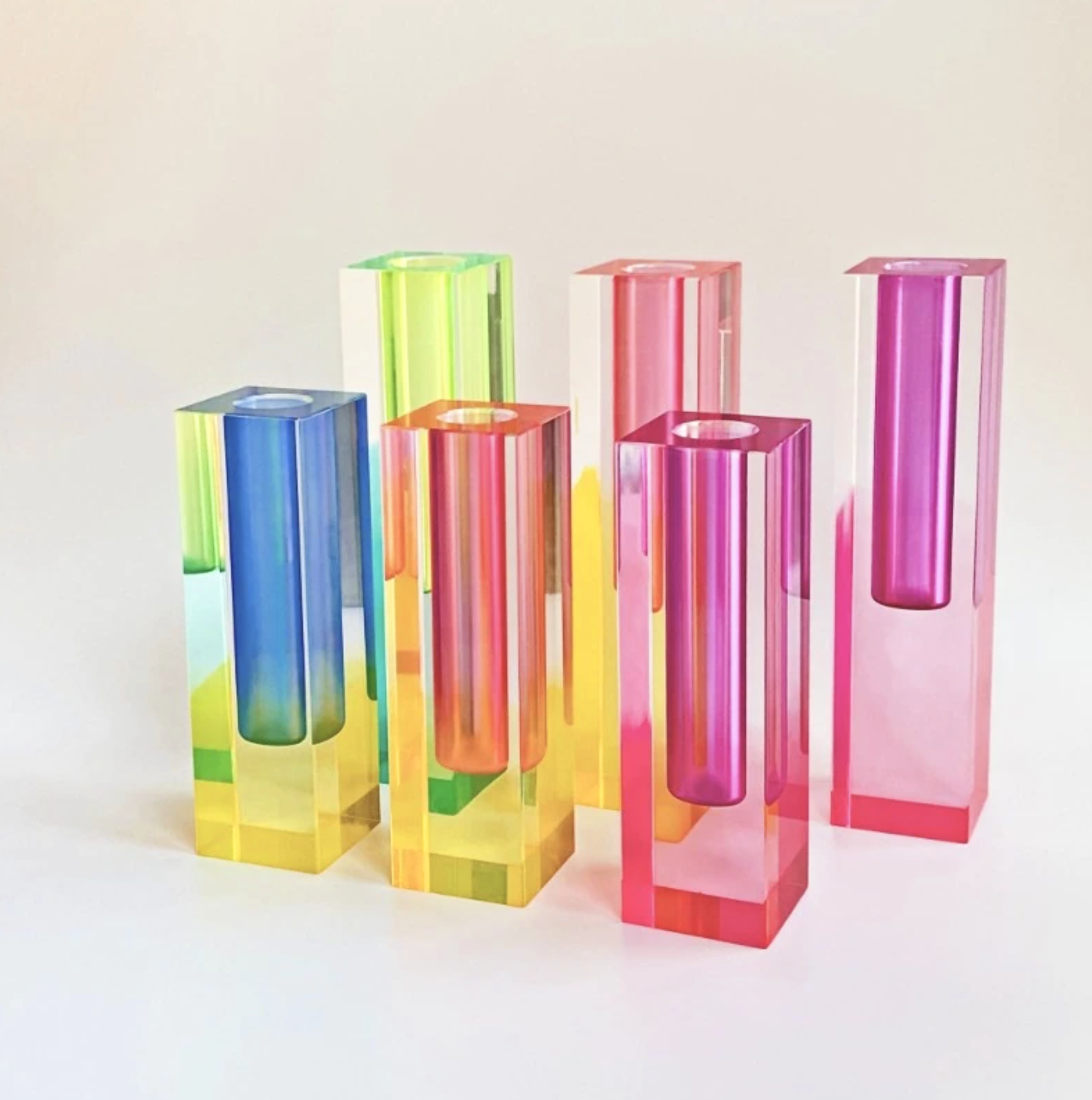 Moderne Prisma-Acrylvase - Regenbogenfarben Zylinder für Kreative Blumenarrangements 2