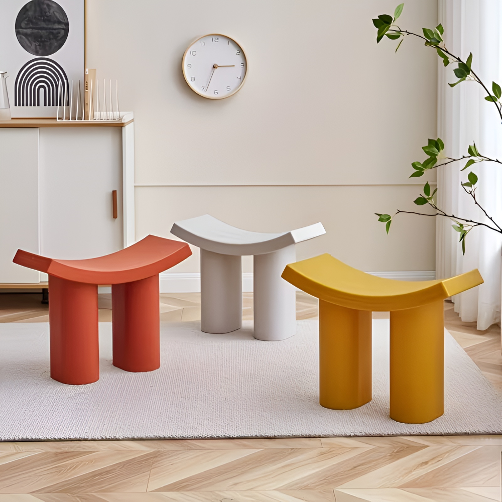 Nordic Contemporary Sitzhocker - Robuster Kunststoff in Bunt für Modernes Wohnambiente