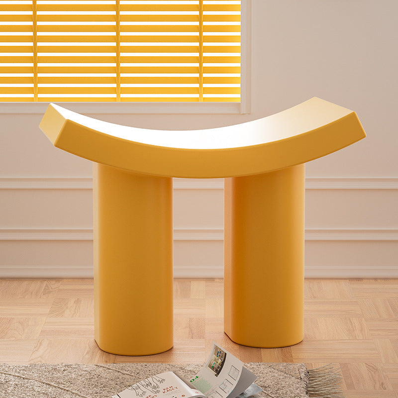 Nordic Contemporary Sitzhocker - Robuster Kunststoff in Bunt für Modernes Wohnambiente 2