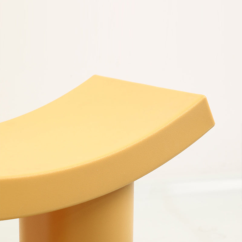 Nordic Contemporary Sitzhocker - Robuster Kunststoff in Bunt für Modernes Wohnambiente 7