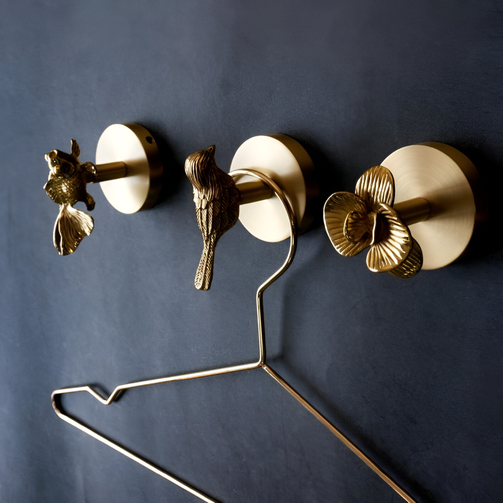 Rustikale Kleiderhaken mit Tiermotiven – dekorative Wandhaken aus Messing mit Golddetails