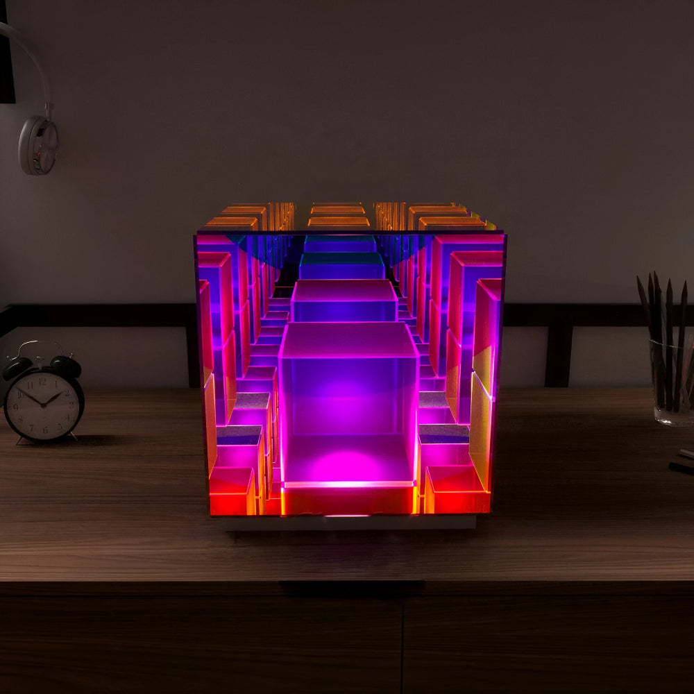 Spectra-Cube Tischlampe - Regenbogen Acryl LED Lampe mit Faszinierender 3D Illusion