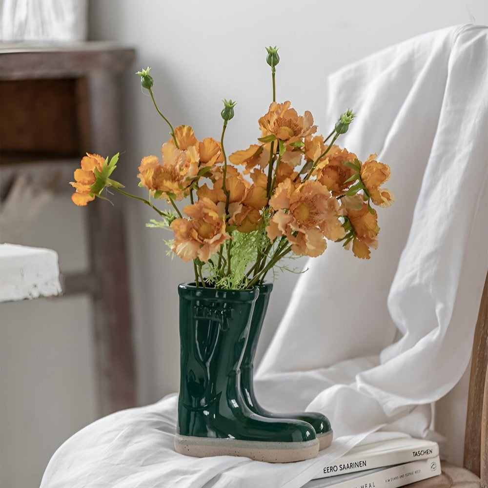Stylische Keramikvase mit einzigartigem Stiefeldesign – dekorative Blumenvase für modernes Wohnambiente