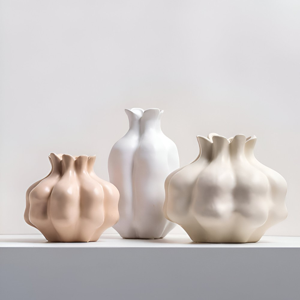 Stilvolle Cremefarbene Granatapfel Vase aus Keramik – Kunstvolle Wohnraumdekoration