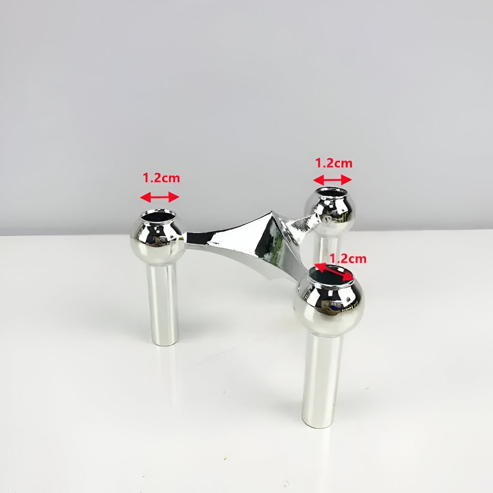 Stilvolle Silberne Kerzenhalter aus Metall - Skandinavischer Design Kerzenhalter für Zeitgenössische Innenräume