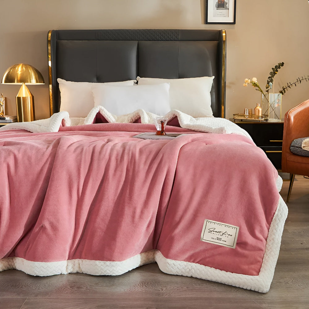ThickPlush Bettdecke - Hochwertige Weiche Dreilagige Gesteppte Fleece Bettdecke