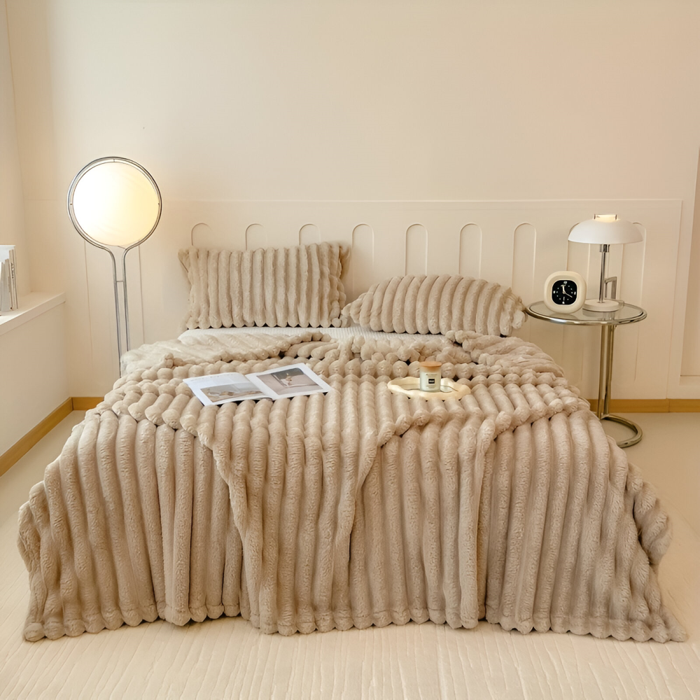 Ultra-weiche Fleece Kusheldecke mit Elastischen Streifen - Vielseitige Decke für Wohnzimmer, Schlafzimmer und Reisen