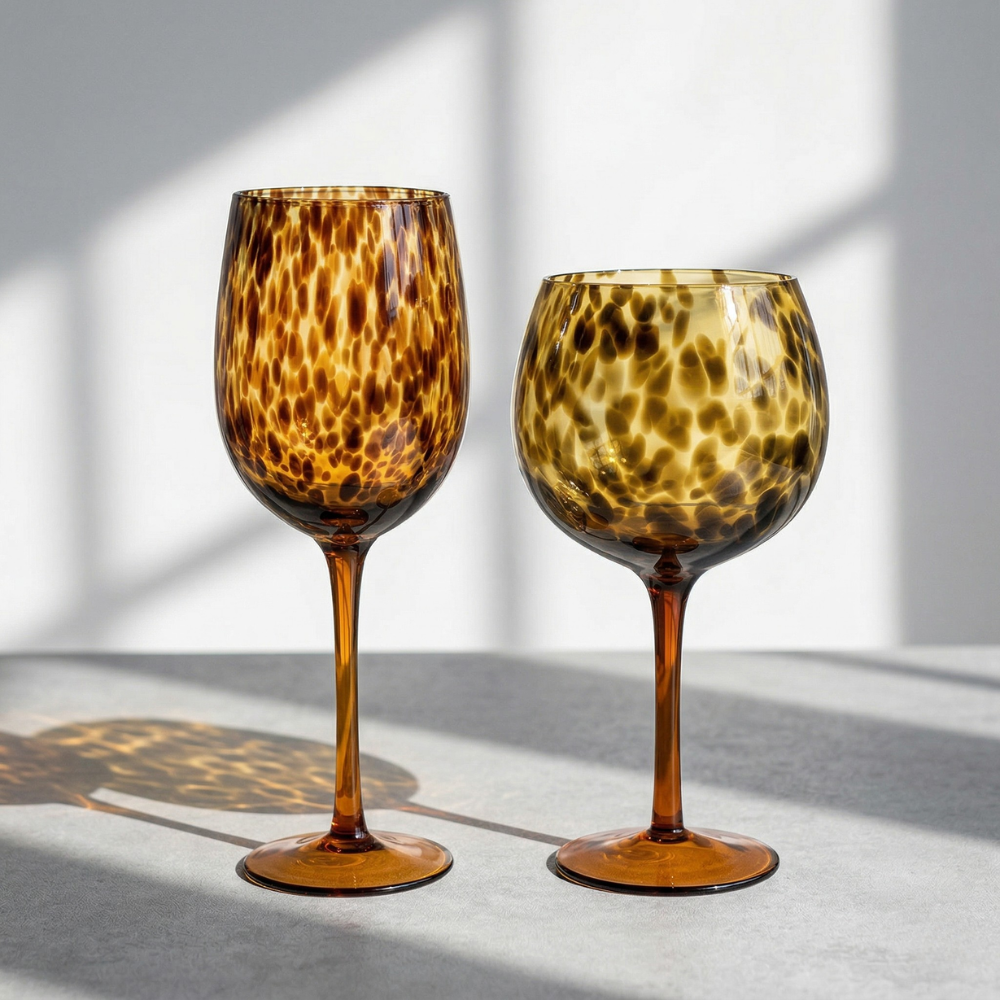 Vintage Leopardenmuster Weinglas - Amberfarbenes Borosilikatglas für Stilvolle Anlässe