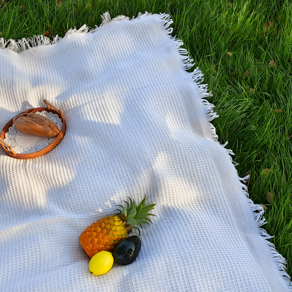 Weiße Boho Picknickdecke mit Quasten – 90x150cm, Baumwoll-Mix Outdoor Matte, Waschbar