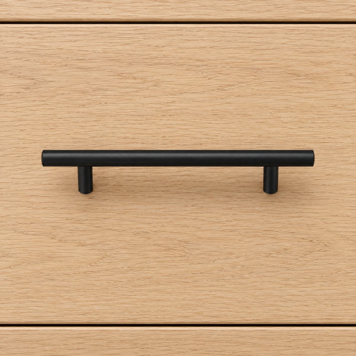 T-Bar Möbelgriff Edelstahl in Schwarz, Lochabstand 160 mm, Länge 25 cm, auf Eichenschublade