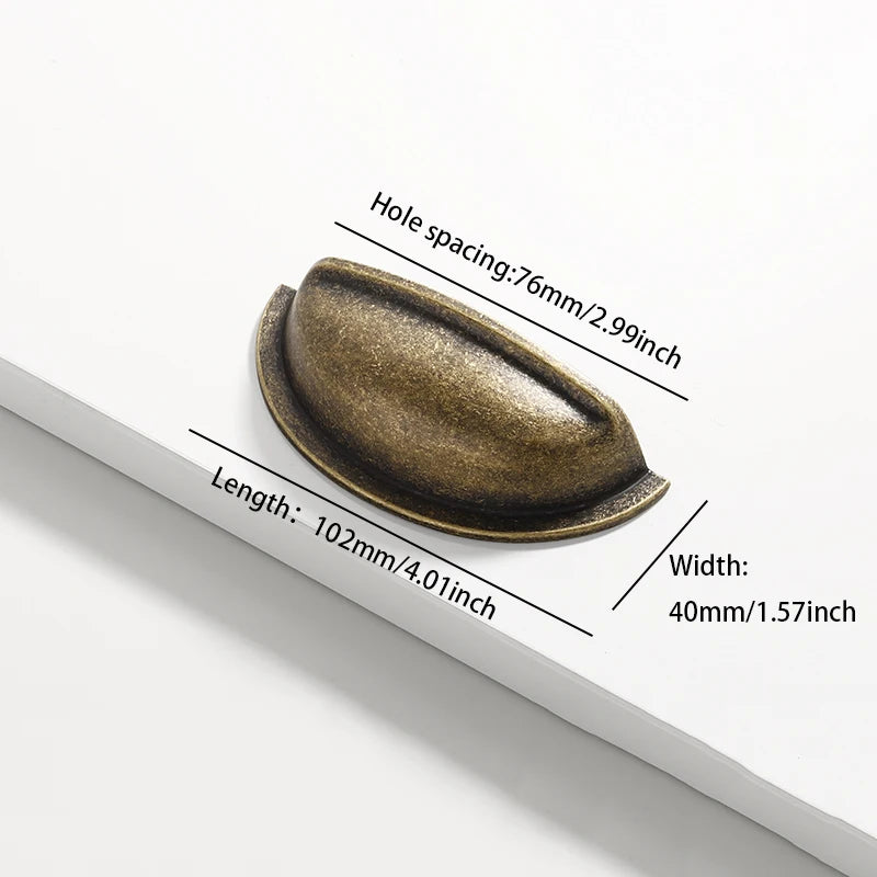 Maßbild Muschelgriff in Antikbronze, Lochabstand 76 mm, Länge 102 mm