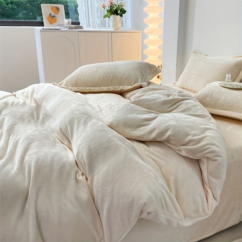 Kuschelbettwäsche aus Korallenfleece in Cremeweiß mit Kissenbezügen