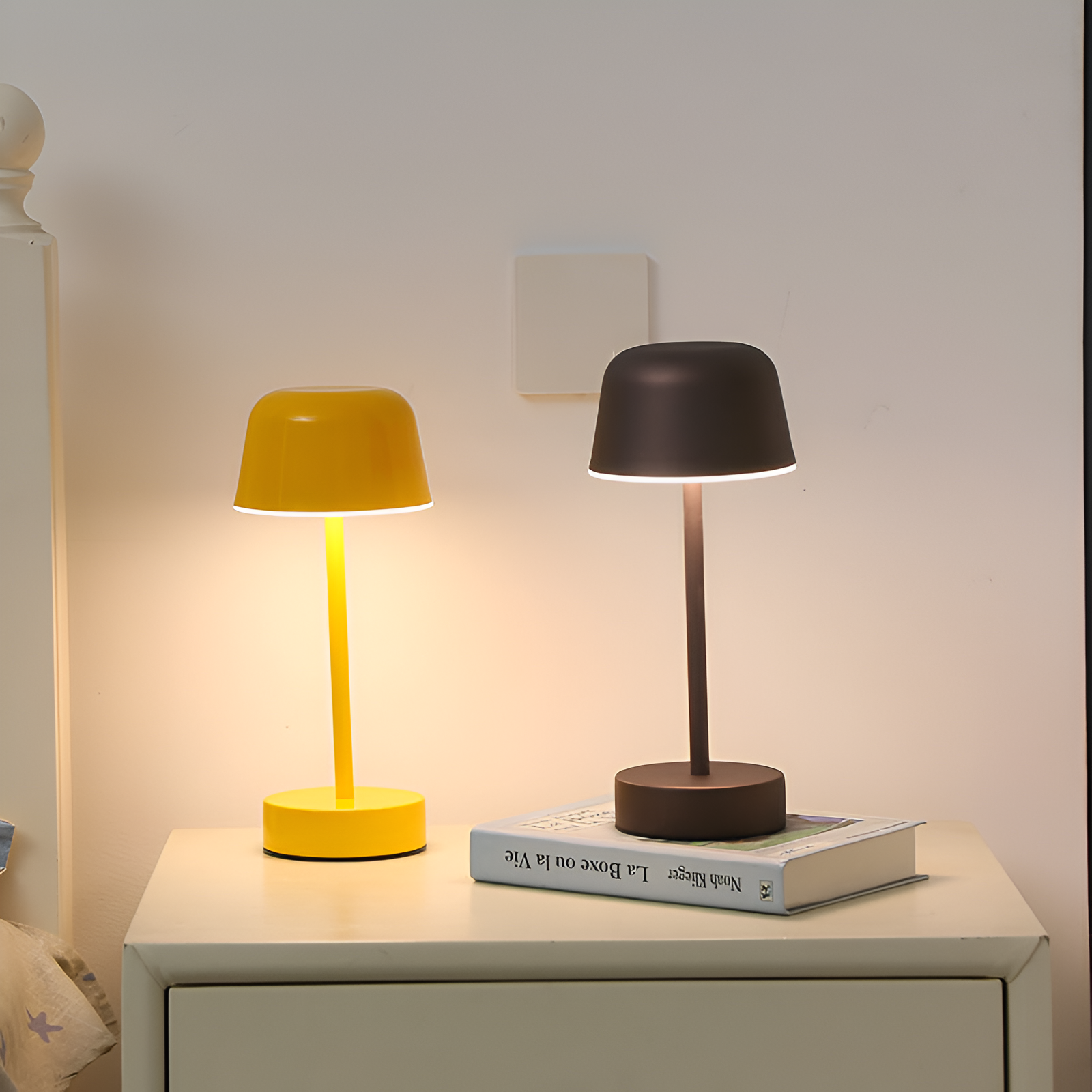Bunte LED-Tischlampe im Retro-Design, kabellos, USB-aufladbar
