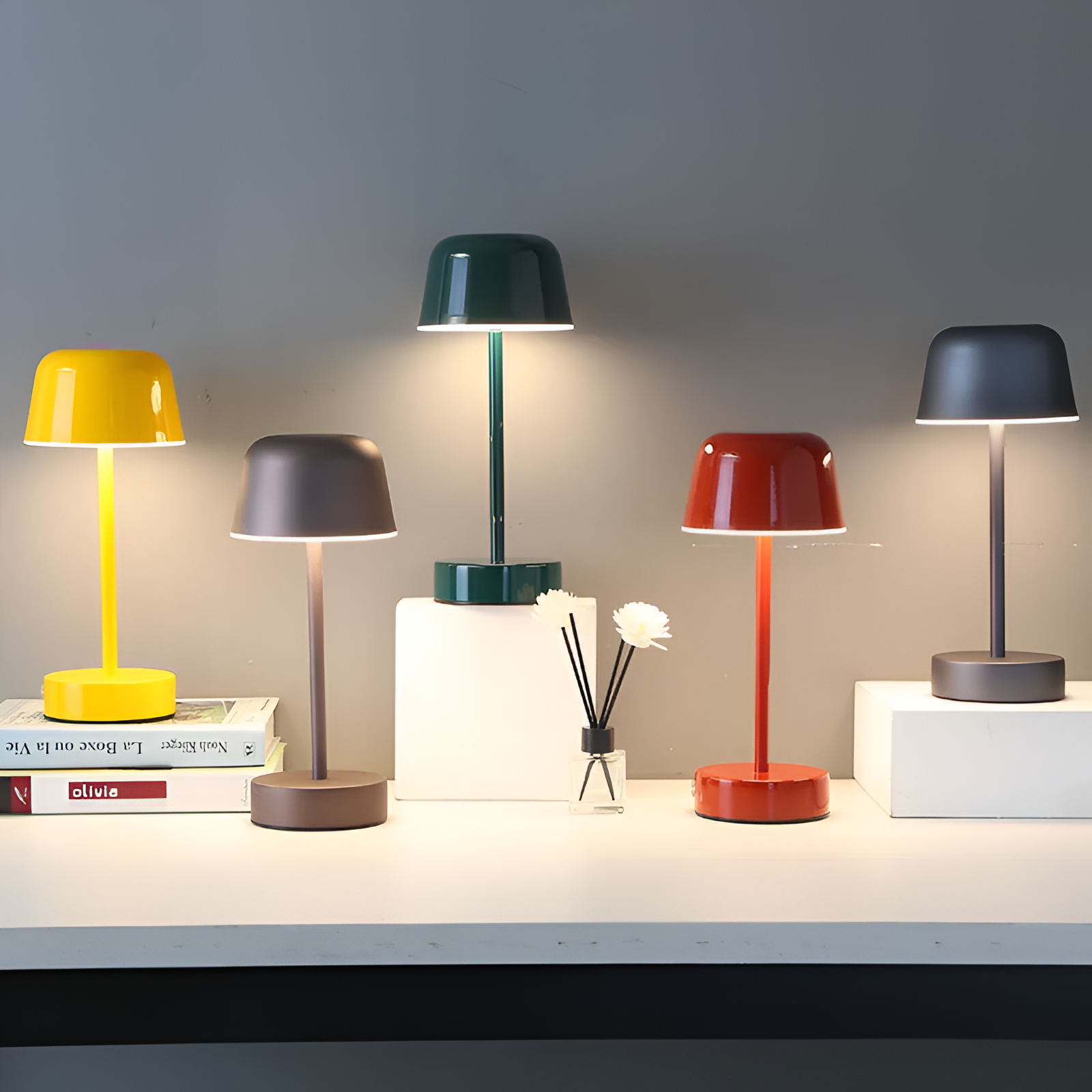 Bunte LED-Tischlampe im Retro-Design, kabellos, USB-aufladbar