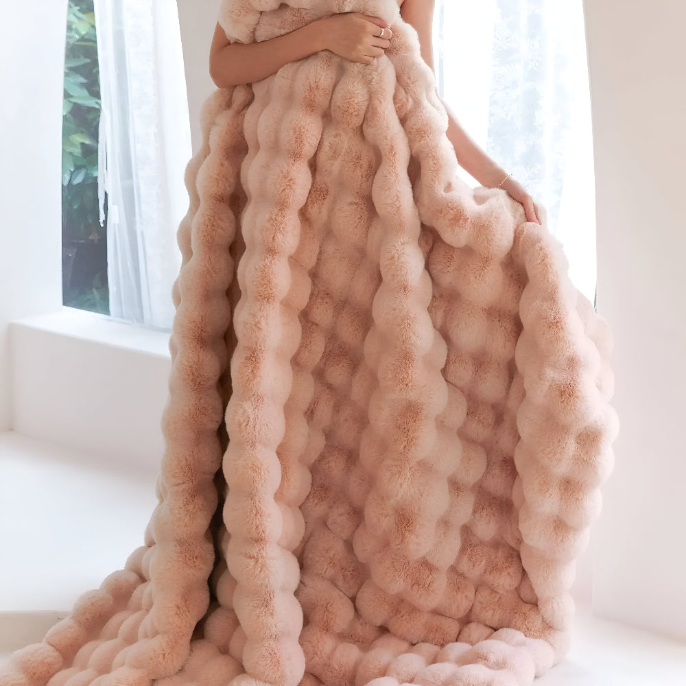 Karierte Kuscheldecke - super weich und kuschelig, der ultimative Entspannungsbegleiter.