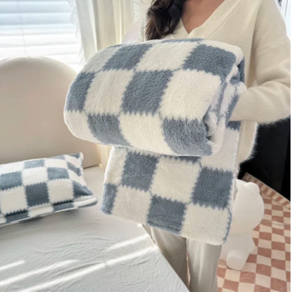 Kunstfell-Plaid im Blockdesign 100x150 bis 200x230 cm – Kuschelige Tagesdecke als Bettüberwurf