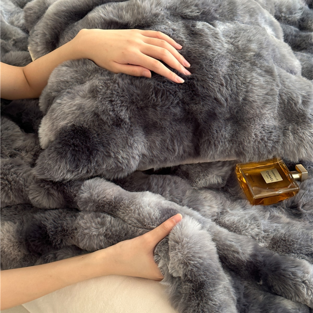 Luxuriöse Webpelz Kuscheldecke - Flauschige und stilvolle Bettüberdecke für Zuhause