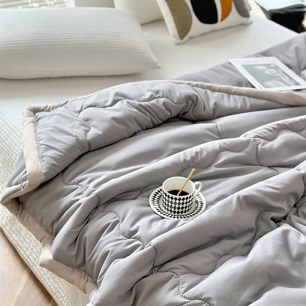 Kühlende Sommerdecke – Leichte atmungsaktive Bettdecke für Schlafzimmer, Sofa & Wohnheim