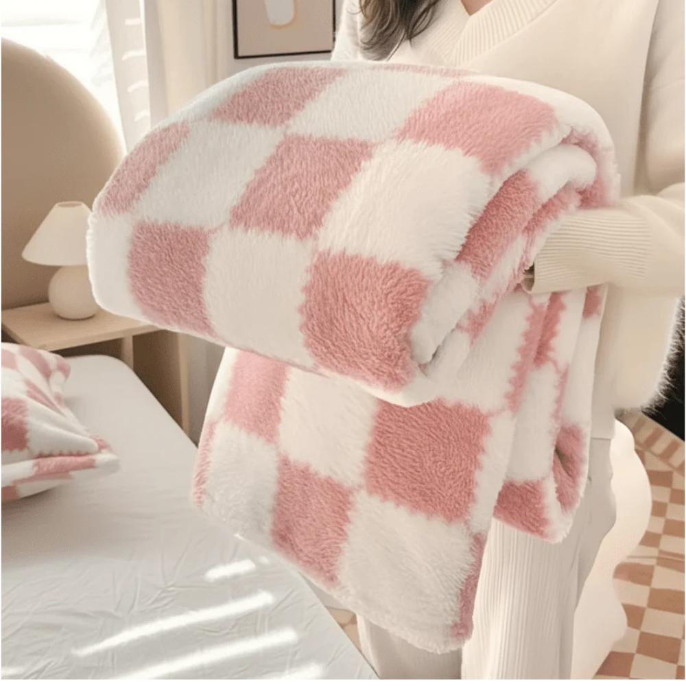 Moderne Rosa Kuscheldecke für Sofa & Bett - Flauschiger Fleeceüberwurf für Gemütlichkeit