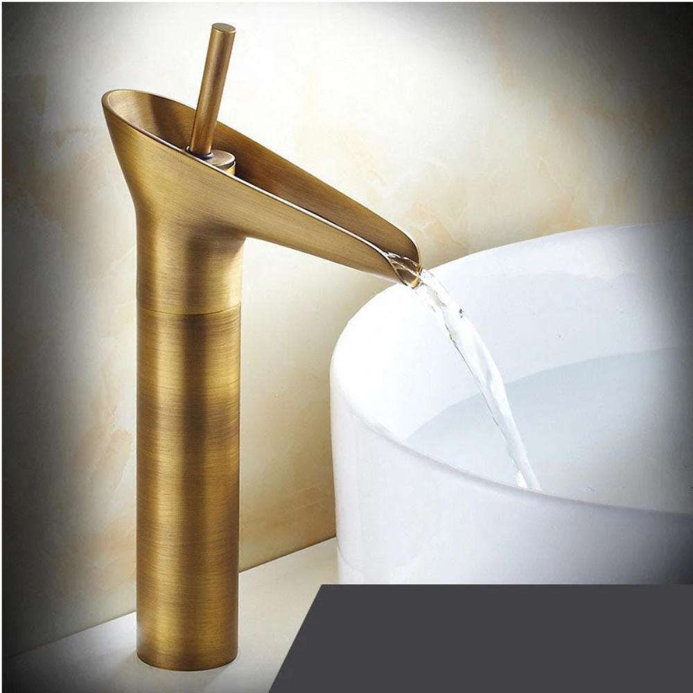 Brassélia Luxus Waschtischarmatur Gold - Wasserfall Armatur Hohe Mischbatterie für Waschbecken