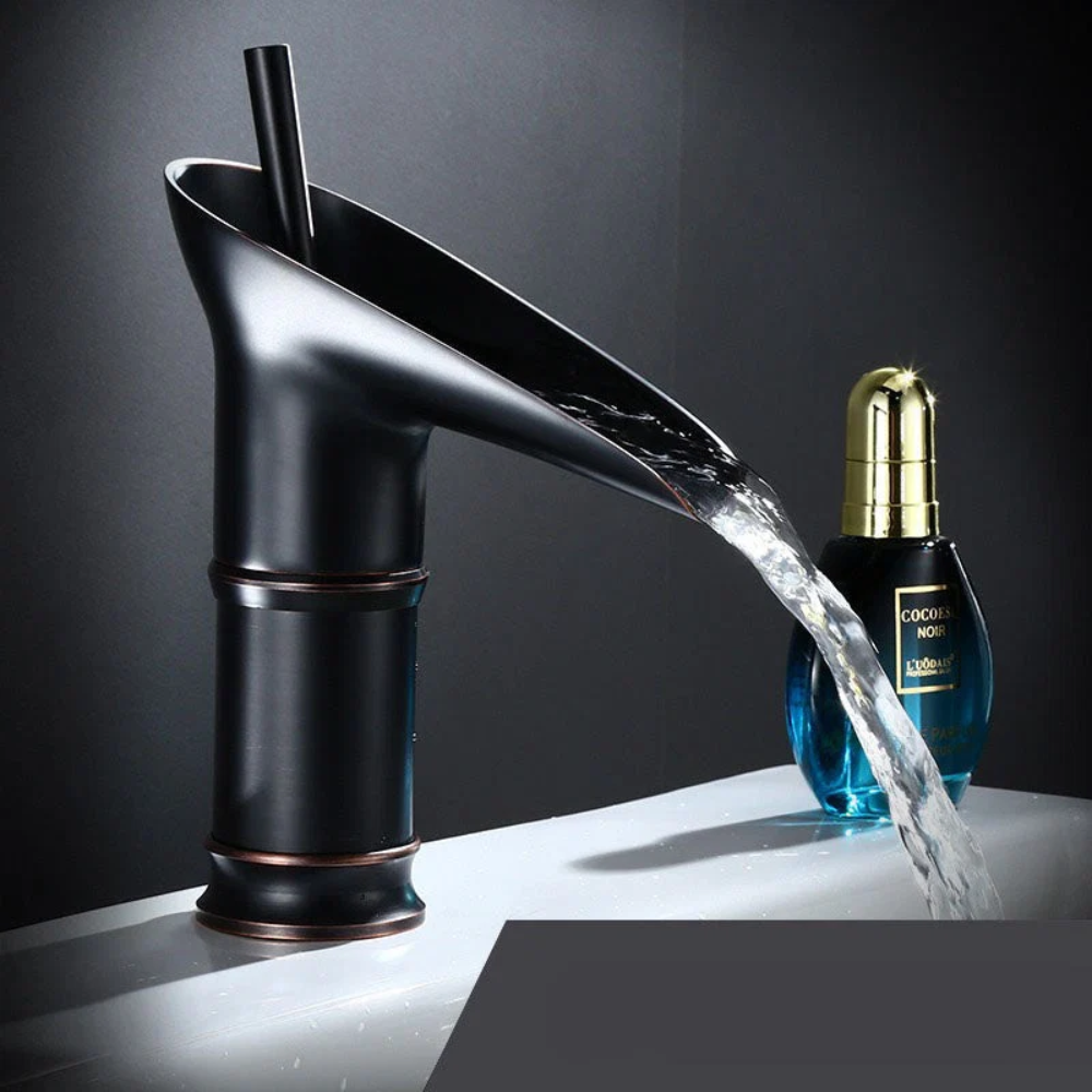 Brassélia Luxus Waschtischarmatur Gold - Wasserfall Armatur Hohe Mischbatterie für Waschbecken