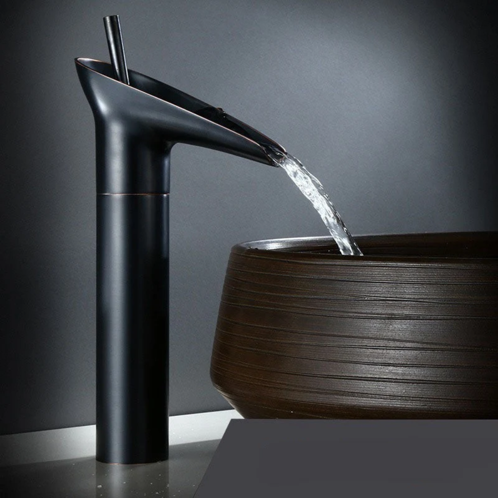 Brassélia Luxus Waschtischarmatur Gold - Wasserfall Armatur Hohe Mischbatterie für Waschbecken