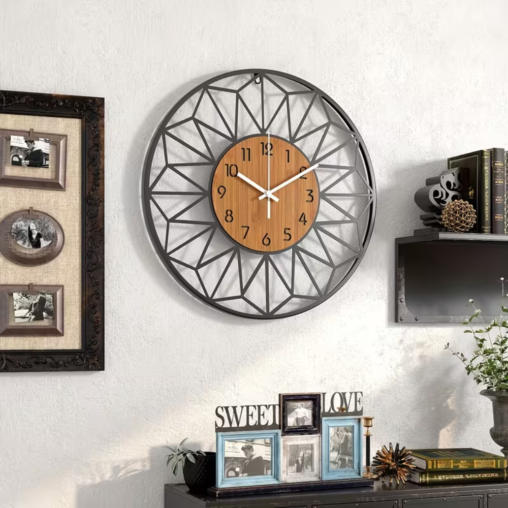 Retro Wanduhr mit Holzoptik – Große Metall Uhr im geometrischen Design mit leisem Uhrwerk für Wohnzimmer