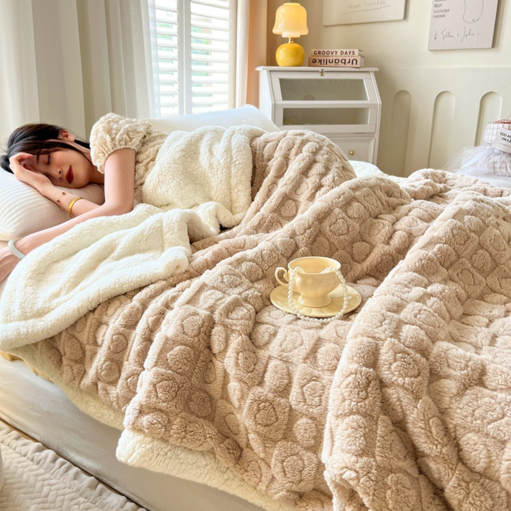 Winterdecke mit Herzmuster – Dicke Kuscheldecke aus weichem Polyester für Sofa und Bett