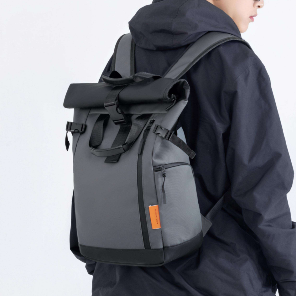 Wasserdichter Roll-Top Reiserucksack für Herren - 15,6 Zoll Laptop Rucksack mit 20-35L Kapazität