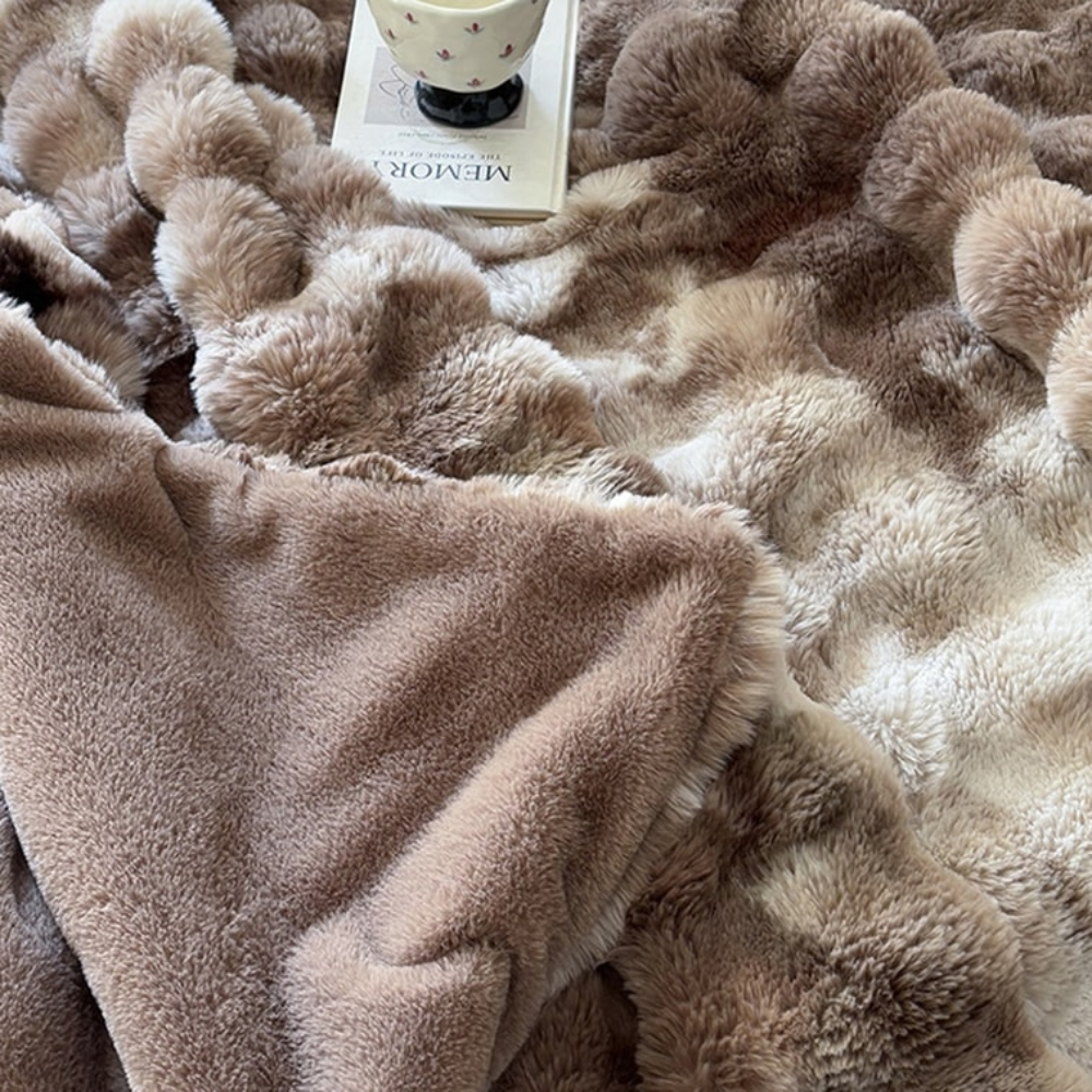 Luxuriöse Webpelz Kuscheldecke - Flauschige und stilvolle Bettüberdecke für Zuhause