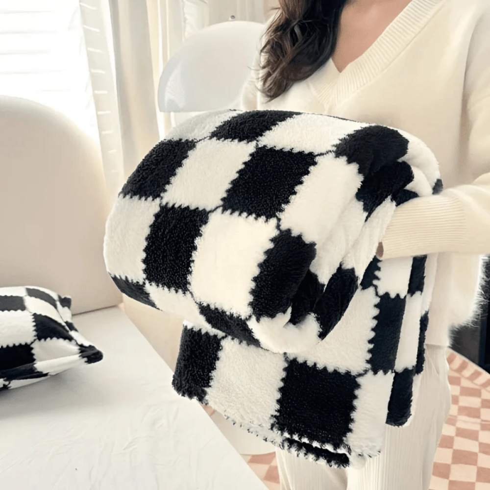 Moderne Rosa Kuscheldecke für Sofa & Bett - Flauschiger Fleeceüberwurf für Gemütlichkeit