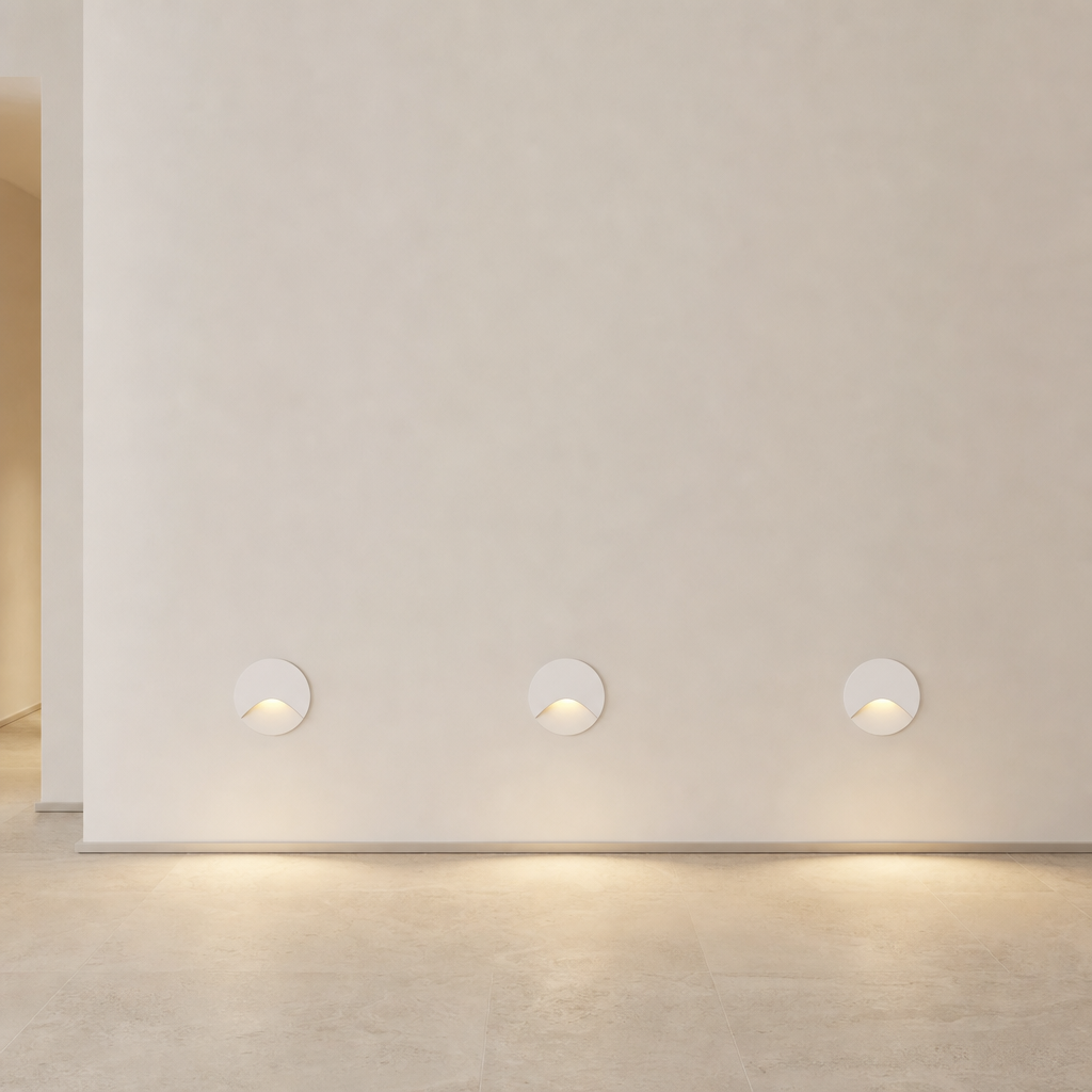 VARIANT Weiss-Rund LuminiPath LED Wandleuchte im Eingangsbereich