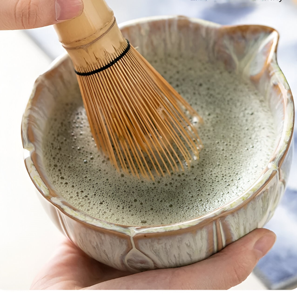Artisan Matcha Set 8-teilig – Handgefertigte Keramik Schale (550ml), Bambusbesen & Sieb – Japanische Teezeremonie Geschenkset
