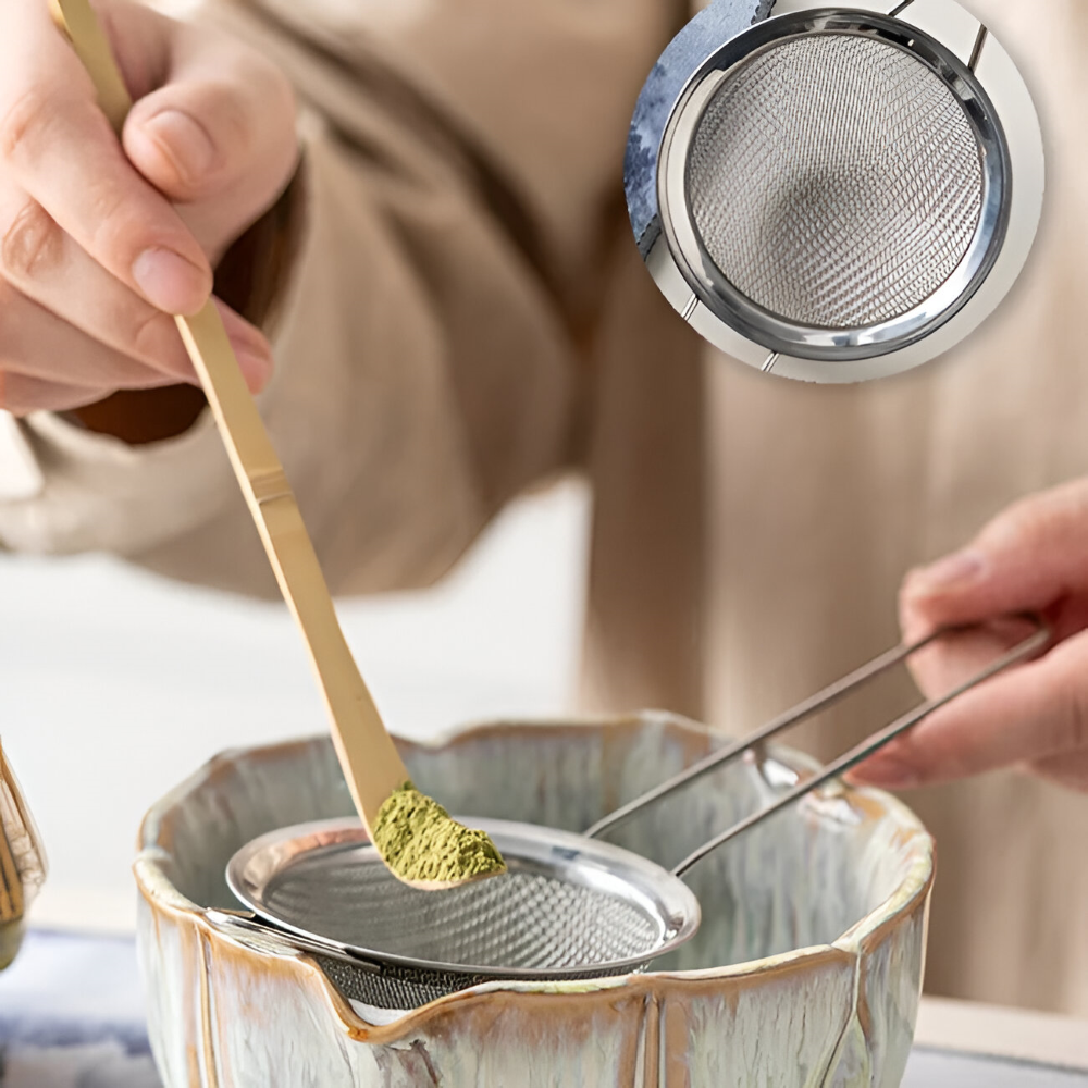 Artisan Matcha Set 8-teilig – Handgefertigte Keramik Schale (550ml), Bambusbesen & Sieb – Japanische Teezeremonie Geschenkset