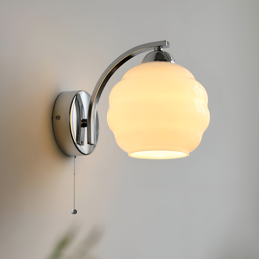 Künstlerische Milchweiße Wandleuchte für stilvolle Wohnbeleuchtung