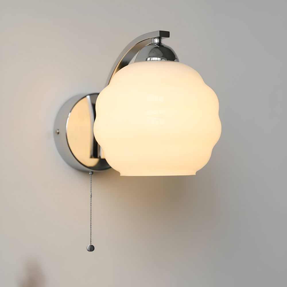 Künstlerische Milchweiße Wandleuchte für stilvolle Wohnbeleuchtung