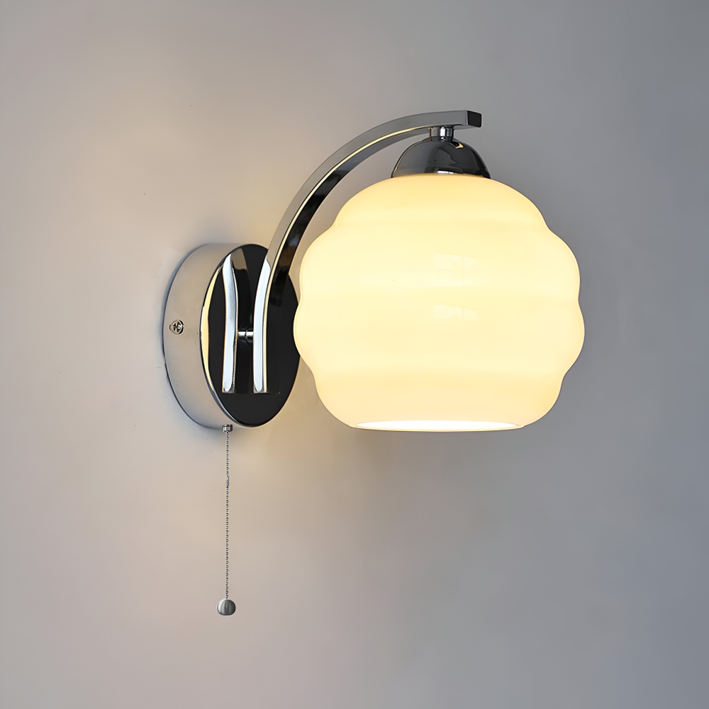 Künstlerische Milchweiße Wandleuchte für stilvolle Wohnbeleuchtung