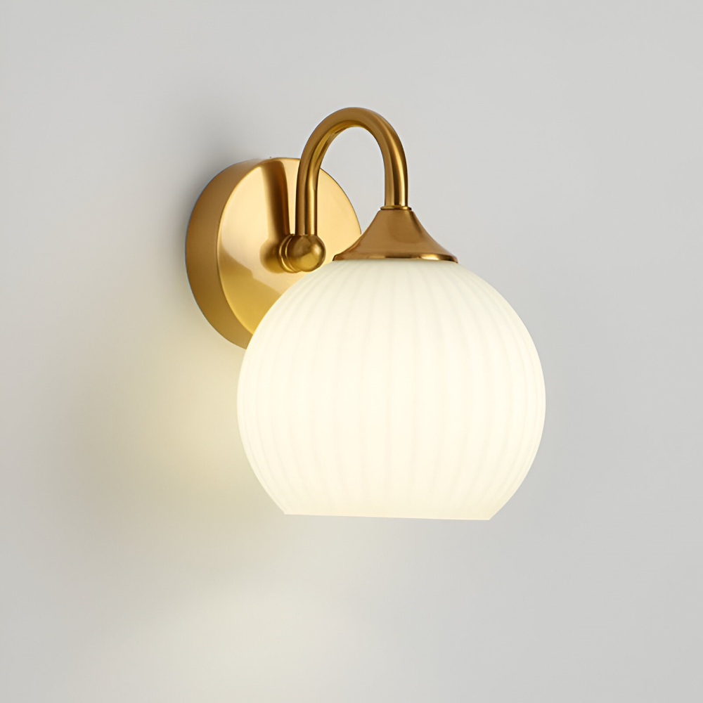 Zeitgenössische Kugelförmige Gestreifte Glas Wandleuchte - LED Wandleuchte mit Eisenakzent für das Wohnzimmer