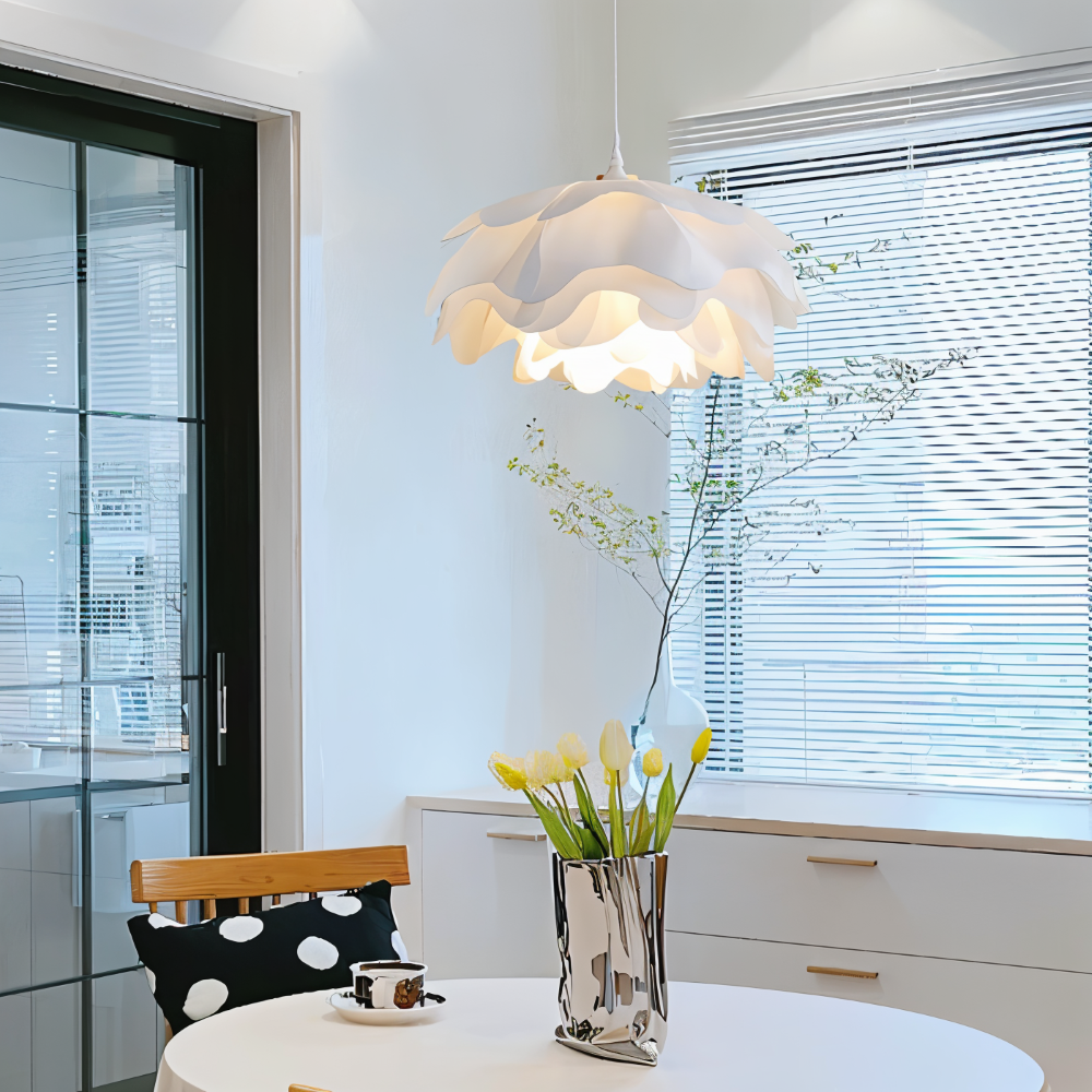 CorollaFlash Pendelleuchte – Elegante Designer-Hängelampe mit Blütenblatt-Optik
