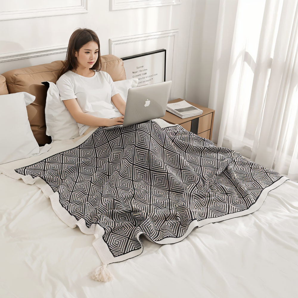DecoDiamond Plaid - Schwarz Weiß Geometrische Polyester Fleece Blanket