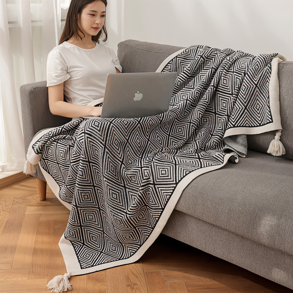 DecoDiamond Plaid - Schwarz Weiß Geometrische Polyester Fleece Blanket