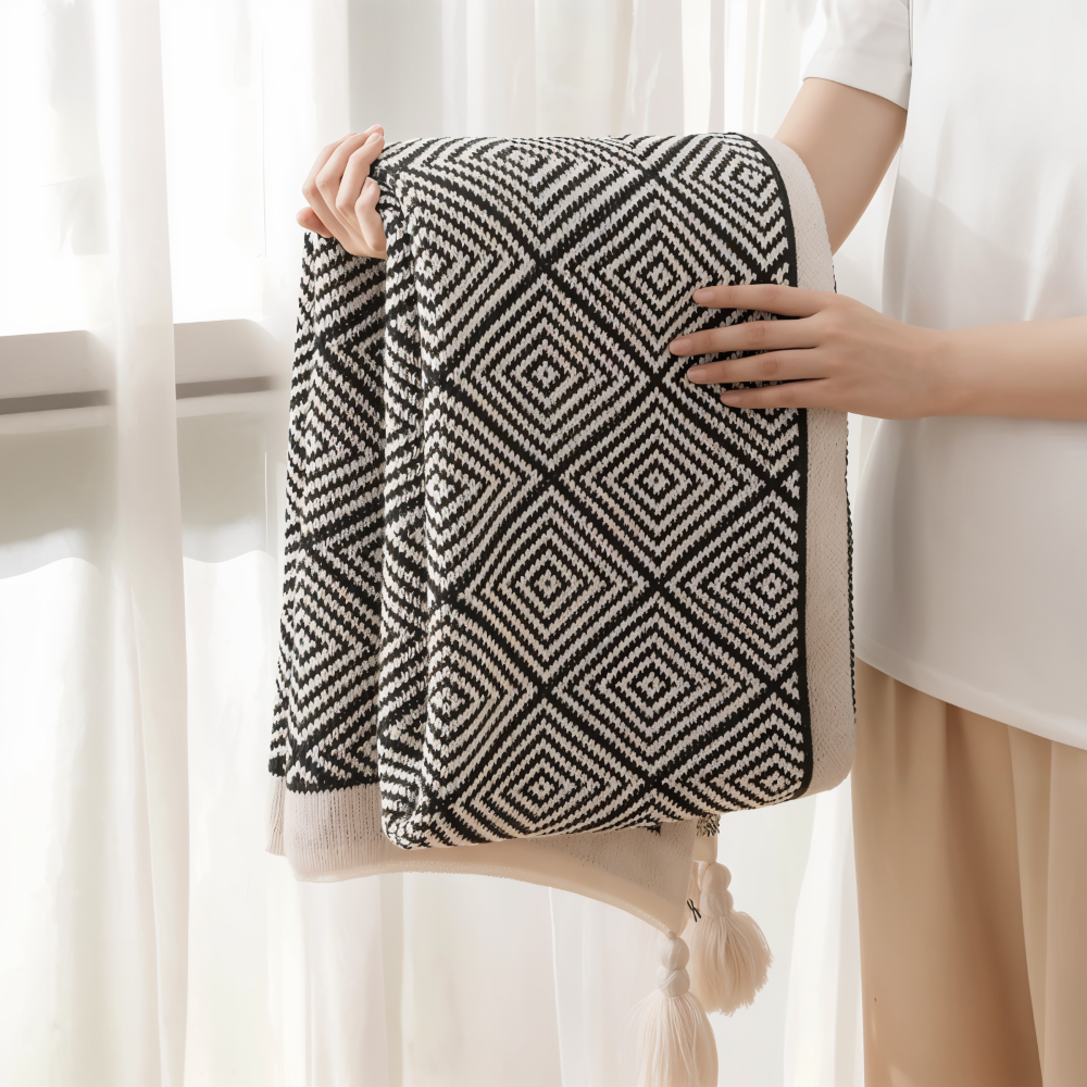 DecoDiamond Plaid - Schwarz Weiß Geometrische Polyester Fleece Blanket