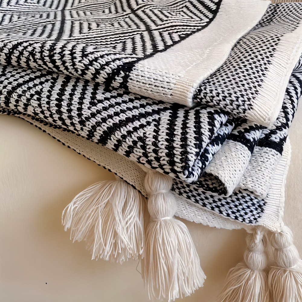 DecoDiamond Plaid - Schwarz Weiß Geometrische Polyester Fleece Blanket