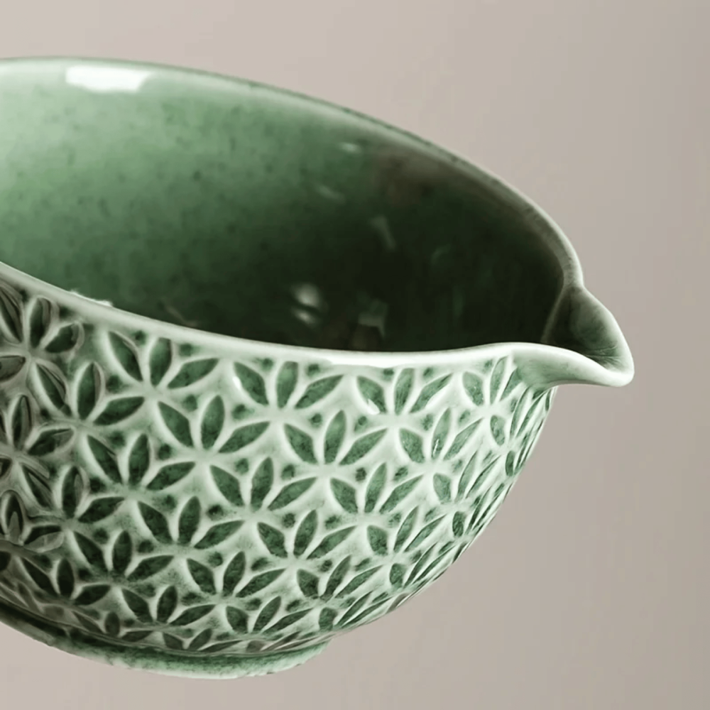 Elegantes Matcha Tee Set Grün - Japanisches Teezeremonie Set aus Keramik & Bambus – Matcha Schale (500ml), Besen & Sieb, 5/6-teilig