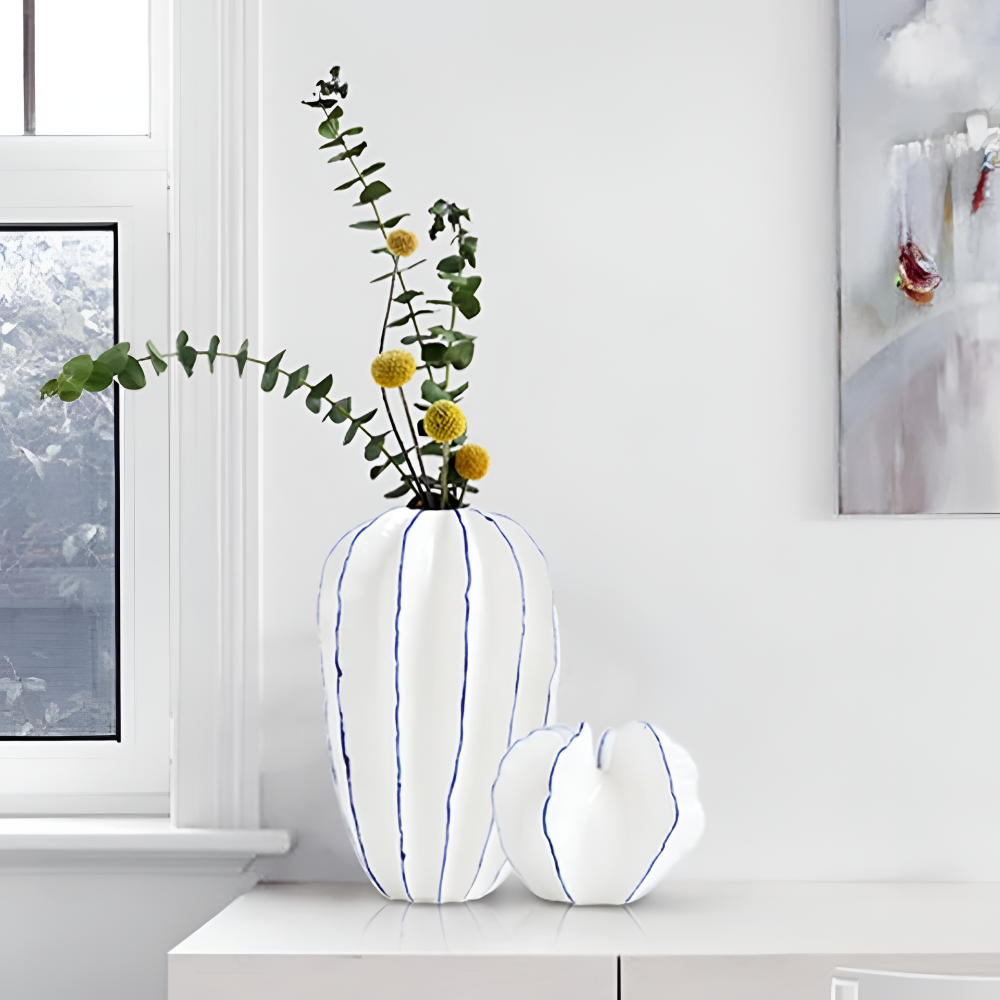 Elegante Keramikvase - Moderne Porzellan Dekoration in Weiß für Stilvolles Zuhause