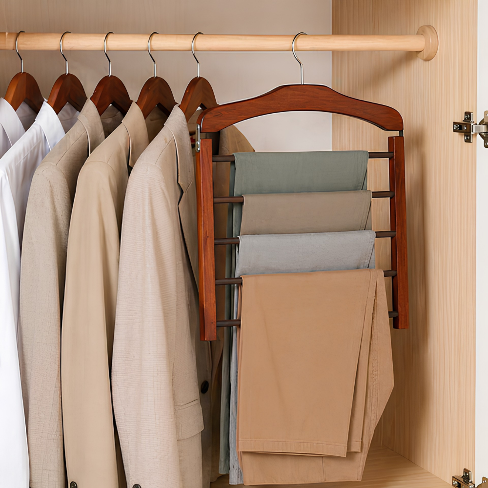 Eleganter Holz-Kleiderbügel - Stilvolles Massivholz Design für Ihre Garderobe