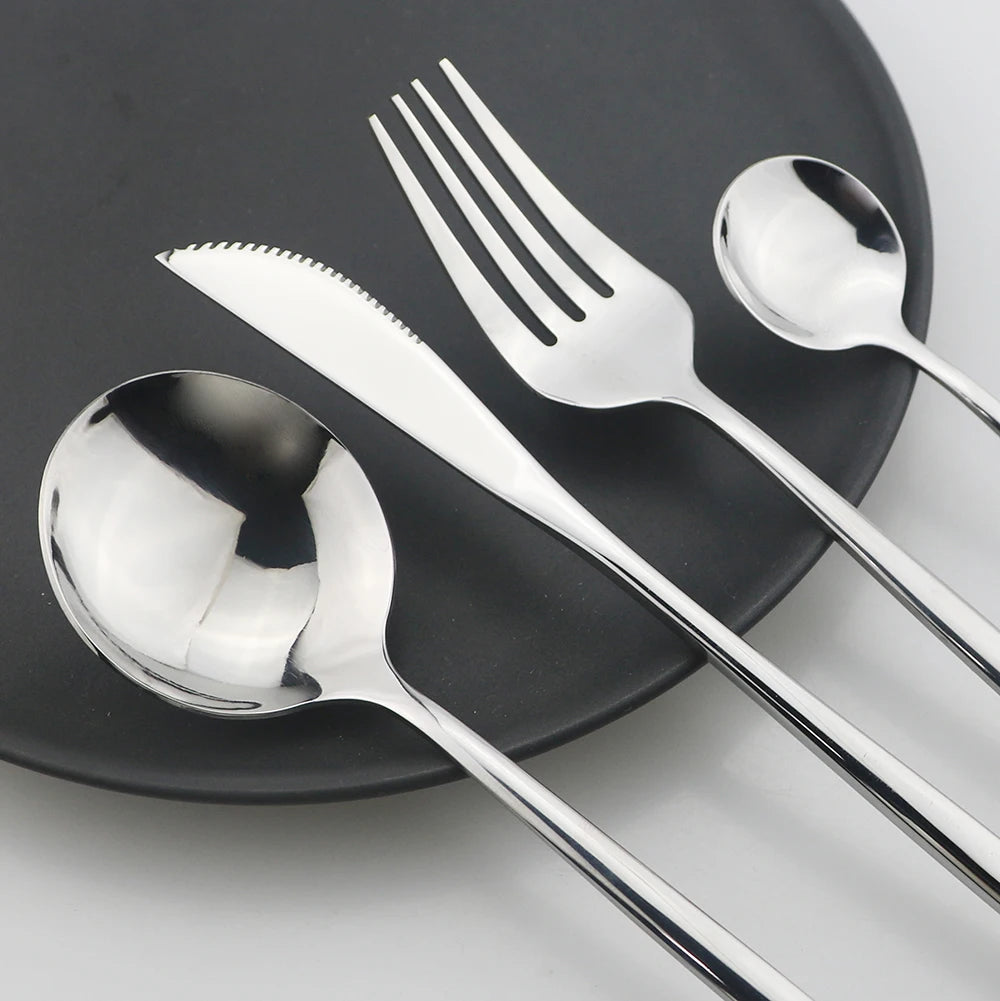 Elegantes 24-teiliges Besteck Set - Goldenes Edelstahl mit Schwarzgriffen für stilvolle Tischdekoration 4